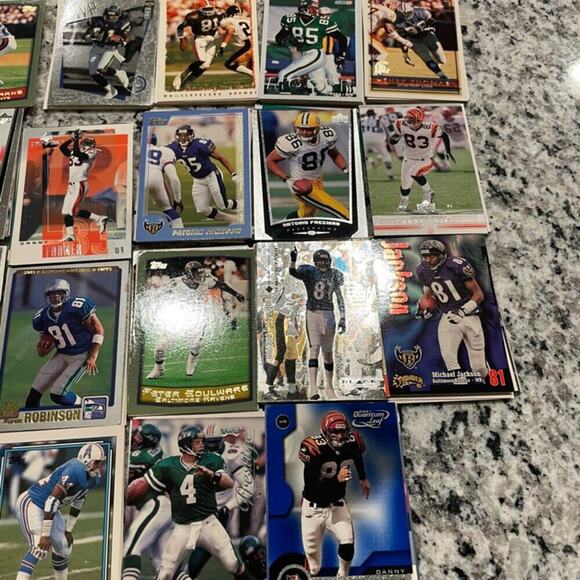 NFL FOOTBALL PLAYERS TRADING CARDS Collectible 80’s 90’s and 2000 LOT OF 190 - Picture 3 of 15